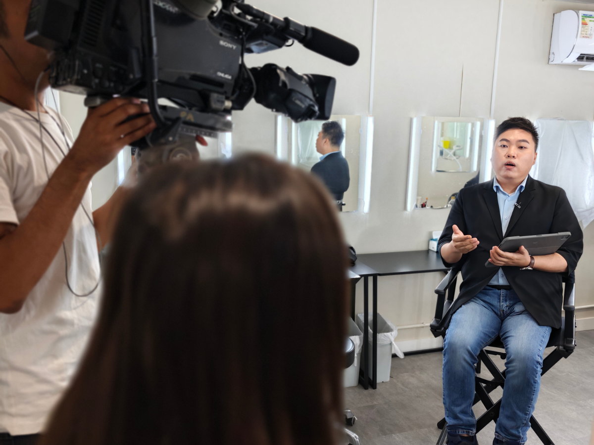黃敬倫副院長接受記者黎蕙珊訪問